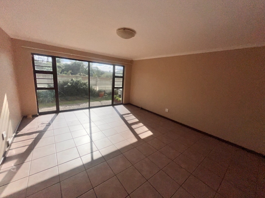 To Let 2 Bedroom Property for Rent in Aston Bay Eastern Cape